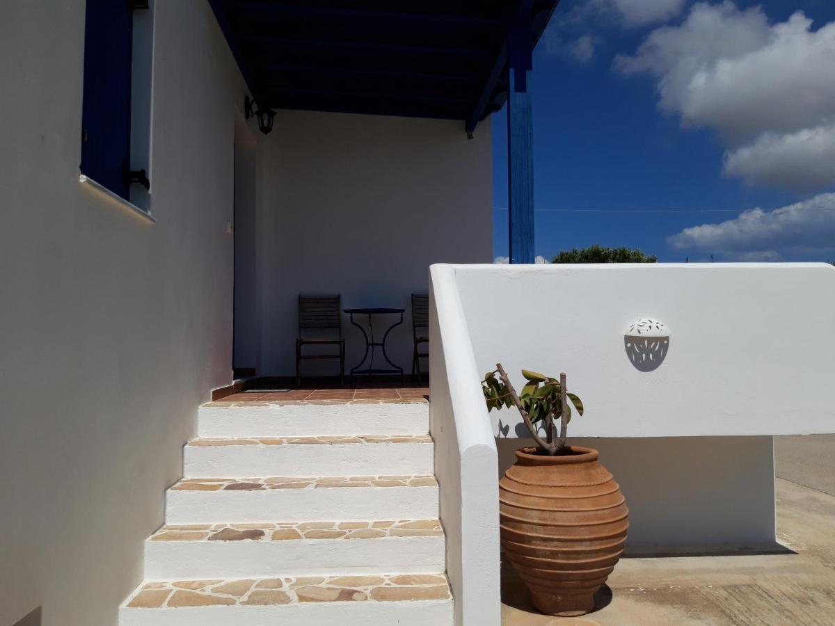 Akitos Maisonette Adamantas  Buitenkant foto